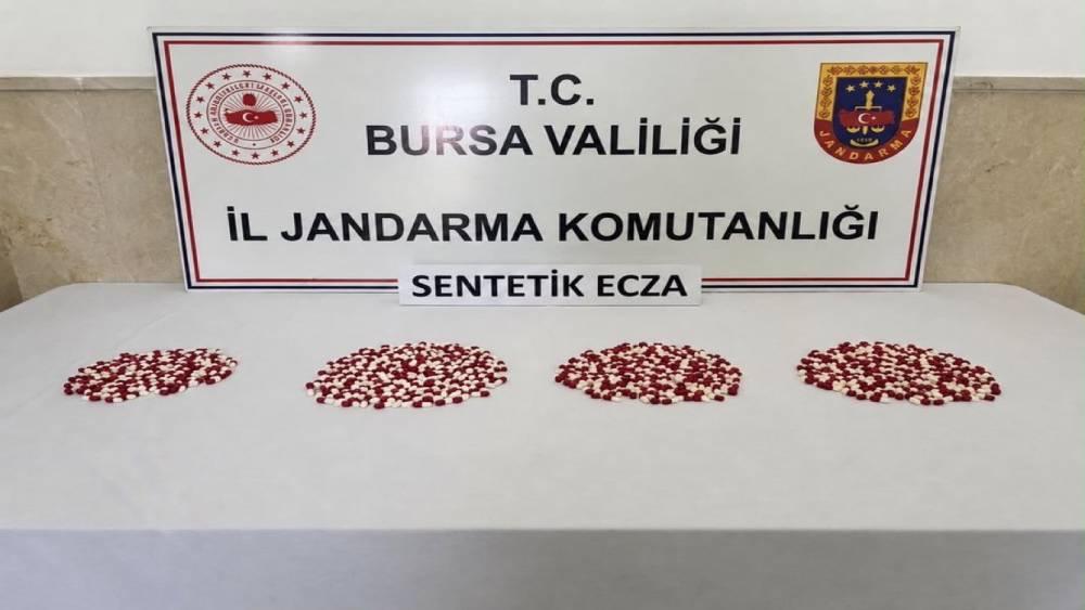 Bursa&rsquo;da uyuşturucu operasyonu: Bin 98 adet sentetik ecza ele ge&ccedil;irildi
