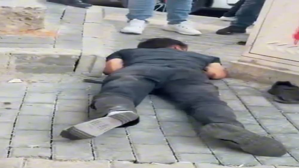 Batman&rsquo;da 20 yaşındaki gen&ccedil; t&uuml;fekle ayağından vuruldu
