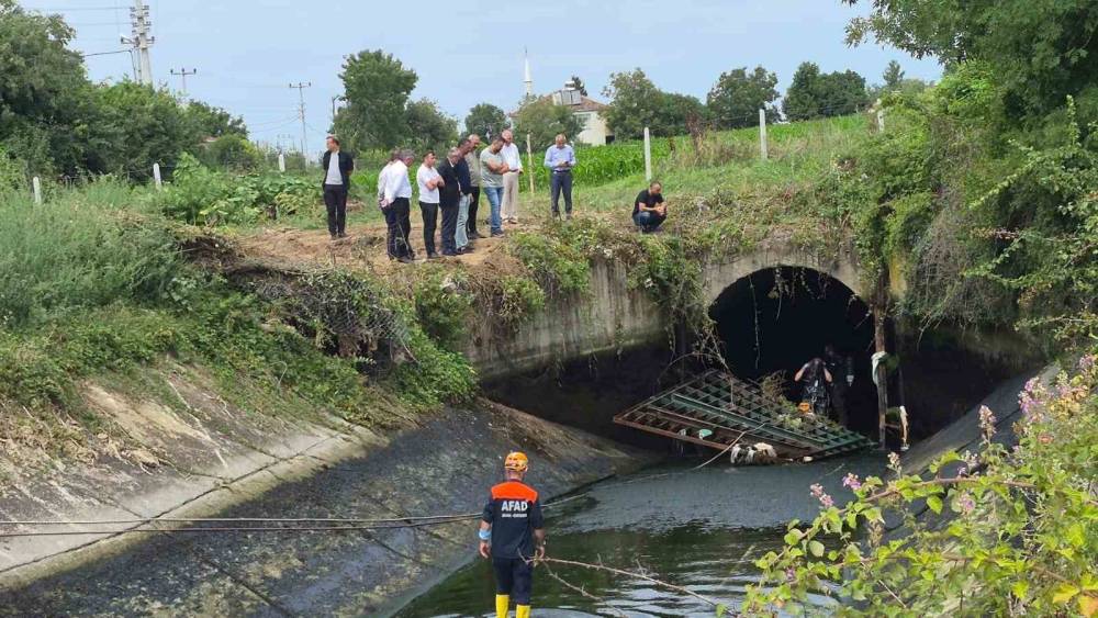 Bafra&rsquo;da otomobil sulama kanalına d&uuml;şt&uuml;: 1 kayıp, 1 yaralı
