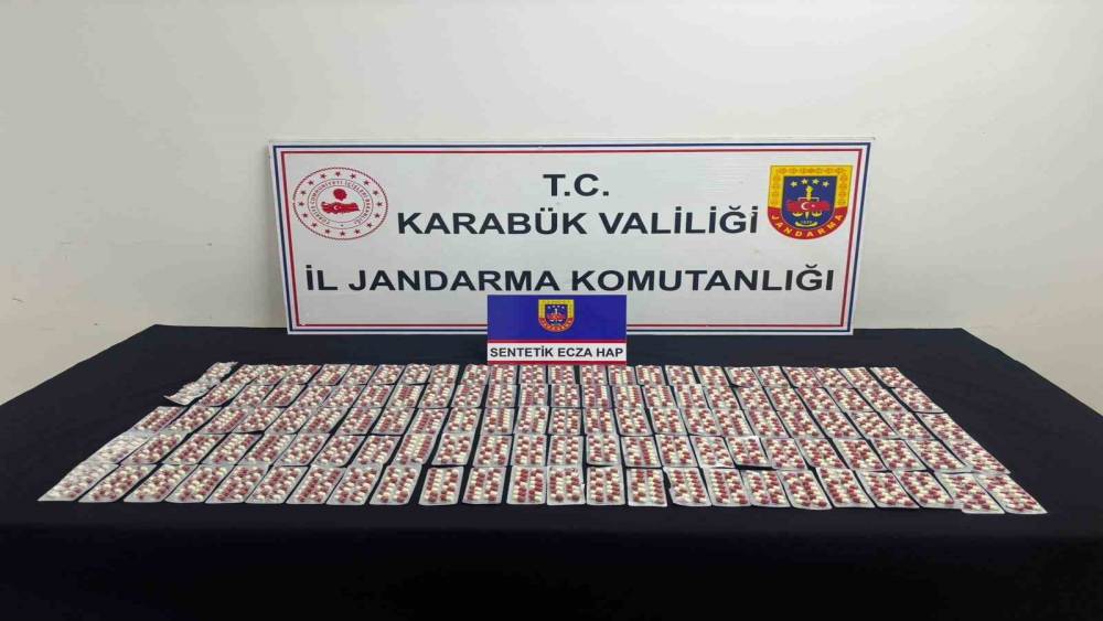 Karab&uuml;k&rsquo;te bin 901 sentetik ecza ele ge&ccedil;irildi
