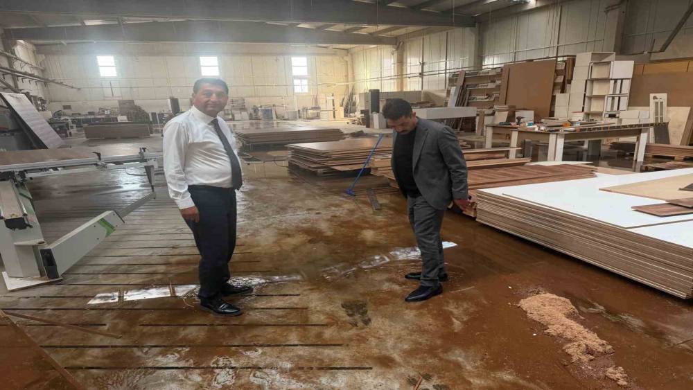 MTSO Başkan Adayı Boyraz&rsquo;dan fırtınadan etkilenen OSB&rsquo;ye ziyaret
