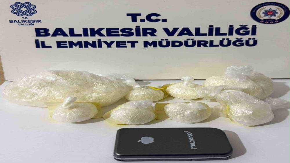 Bandırma&rsquo;da ka&ccedil;maya &ccedil;alışan ş&uuml;pheliden 153 gram metamfetamin &ccedil;ıktı
