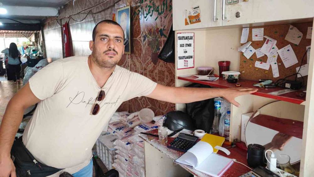 Adana&rsquo;da saniyeler i&ccedil;inde telefon hırsızlığı
