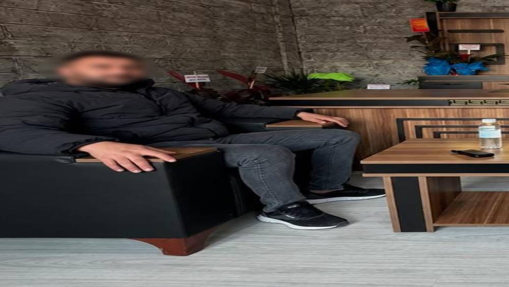 Aldığı bı&ccedil;ak darbesiyle ağır yaralanan 25 yaşındaki esnaf hayatını kaybetti
