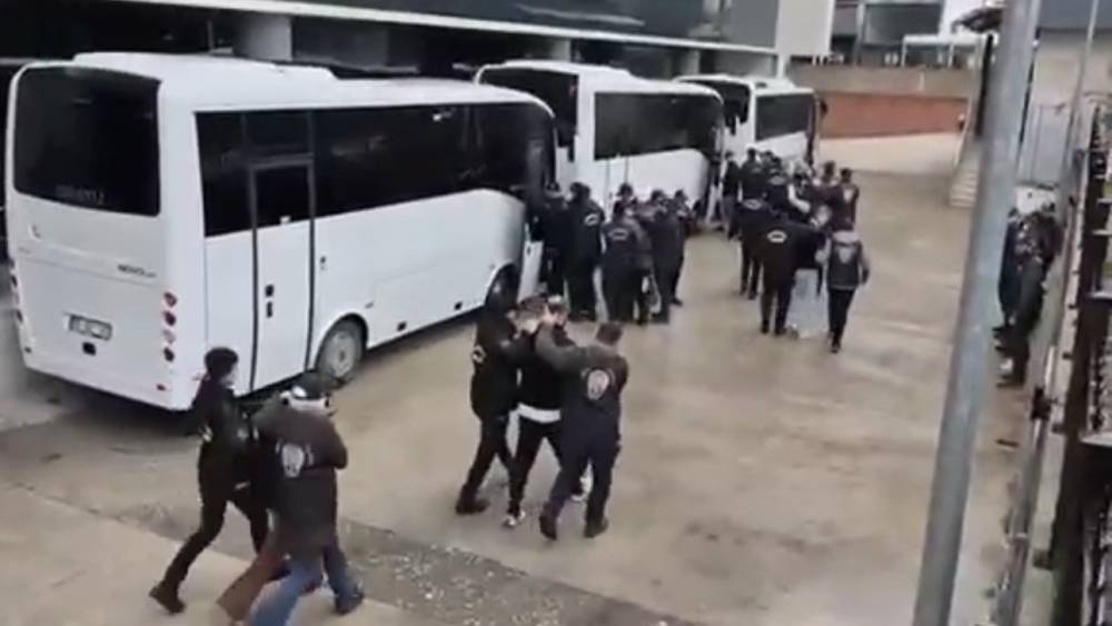 Bursa&rsquo;da 652 milyon liralık yasa dışı bahis operasyonu: 16 tutuklama
