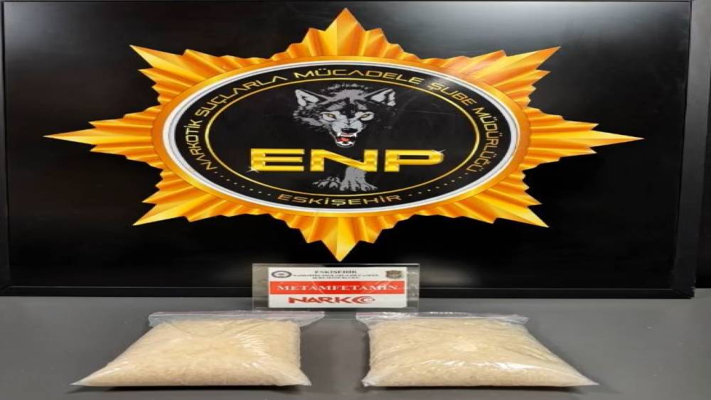Eskişehir&rsquo;de uyuşturucu operasyonu: 2 kilo metamfetamin ele ge&ccedil;irildi
