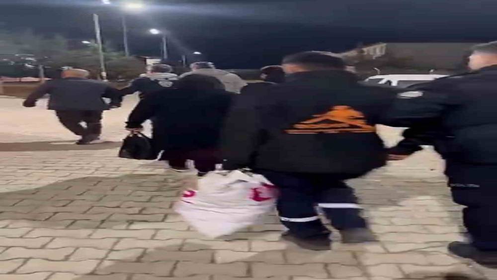 Altın&ouml;z&uuml;&rsquo;nde hapis cezası ile aranan 4 kişi yakalandı
