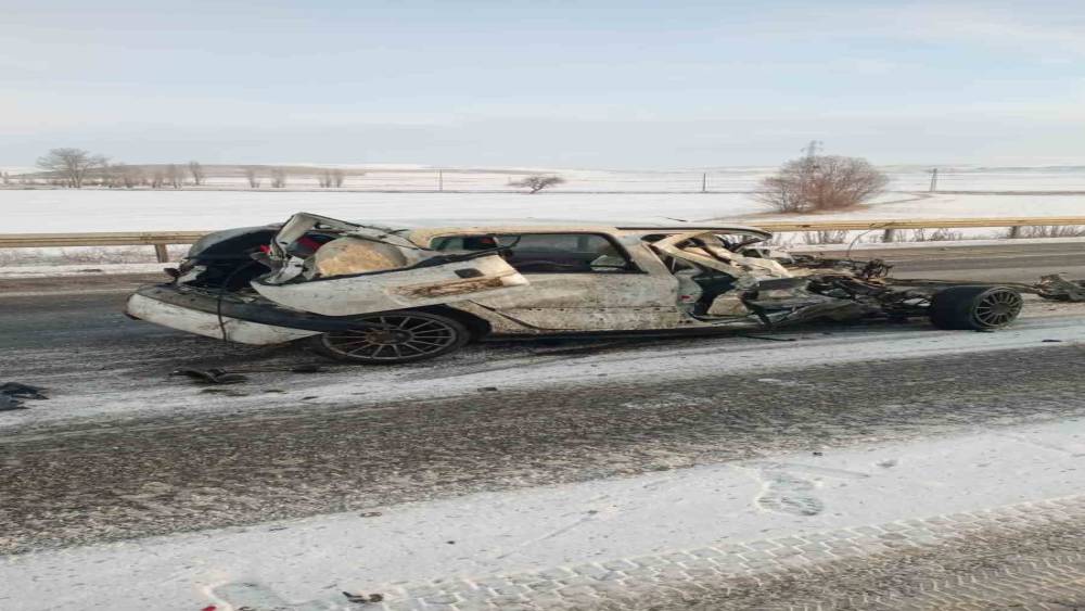 Yozgat&rsquo;ta zincirleme kazada 3 kişi yaralandı
