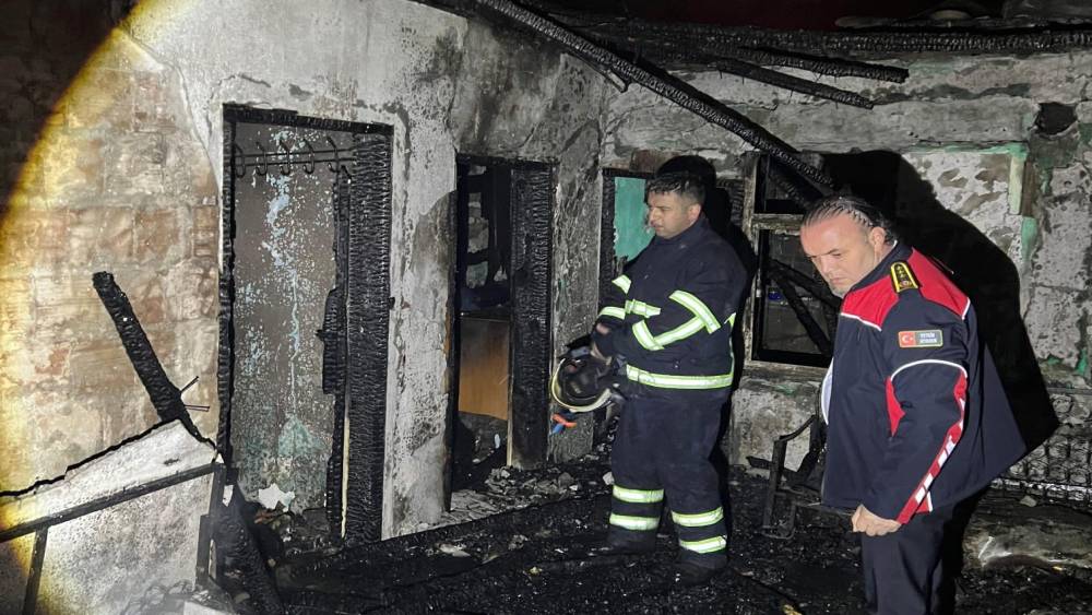 Amasya&rsquo;da k&ouml;y evinde &ccedil;ıkan yangında yaşlı kadın hayatını kaybetti
