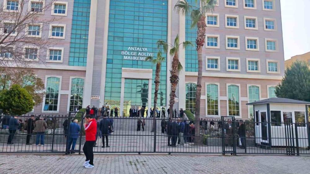 Antalya B&uuml;y&uuml;kşehir Belediyesi soruşturması davasında tutuklu sanıklardan 3&rsquo;&uuml;ne tahliye
