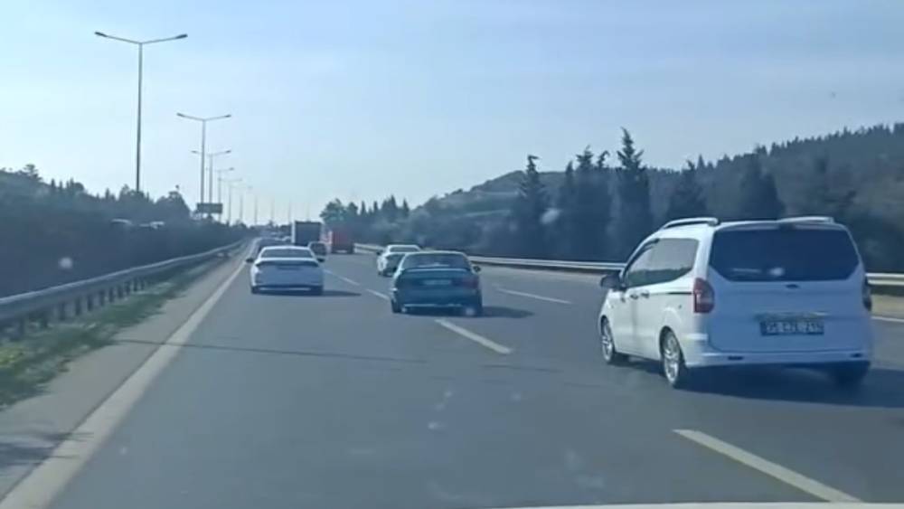 Otoyolda makas atınca 90 bin lira ceza yedi
