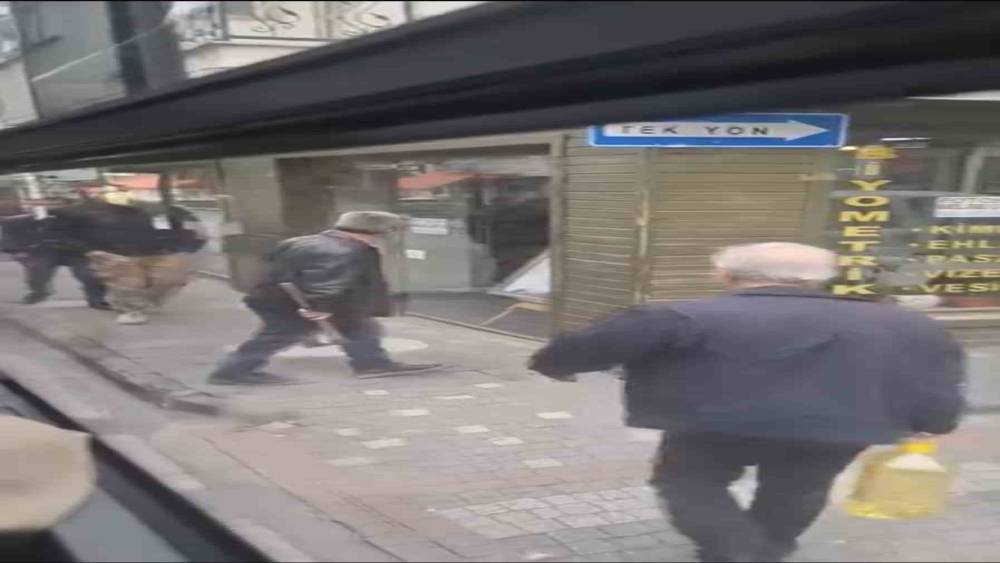 Bursa&rsquo;da trafikte baltalı dehşet
