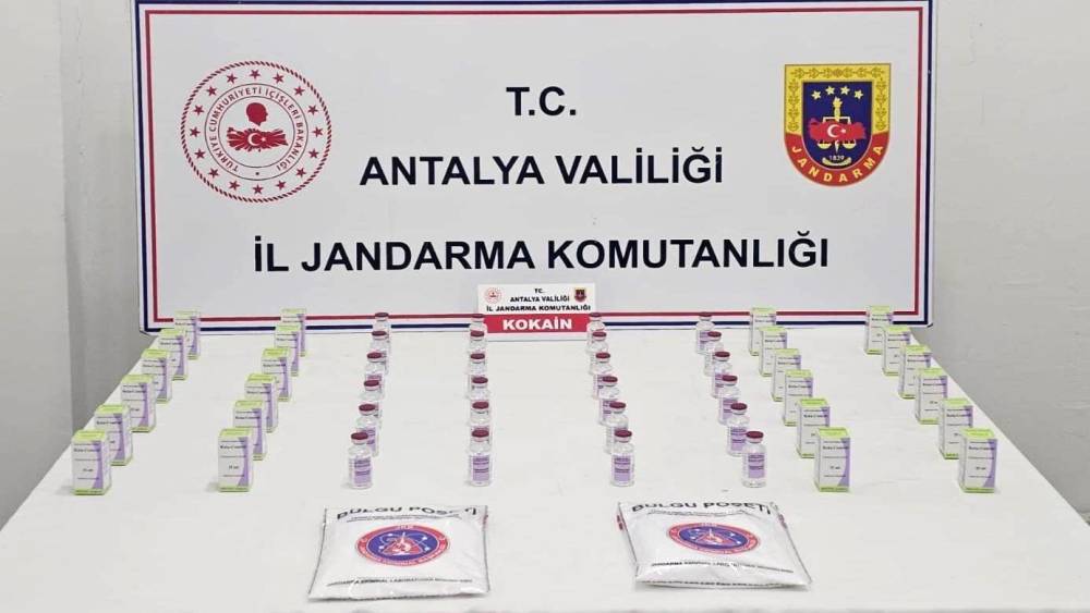 Antalya&rsquo;da uyuşturucu operasyonu: 1 kilo 200 gram kokain ele ge&ccedil;irildi
