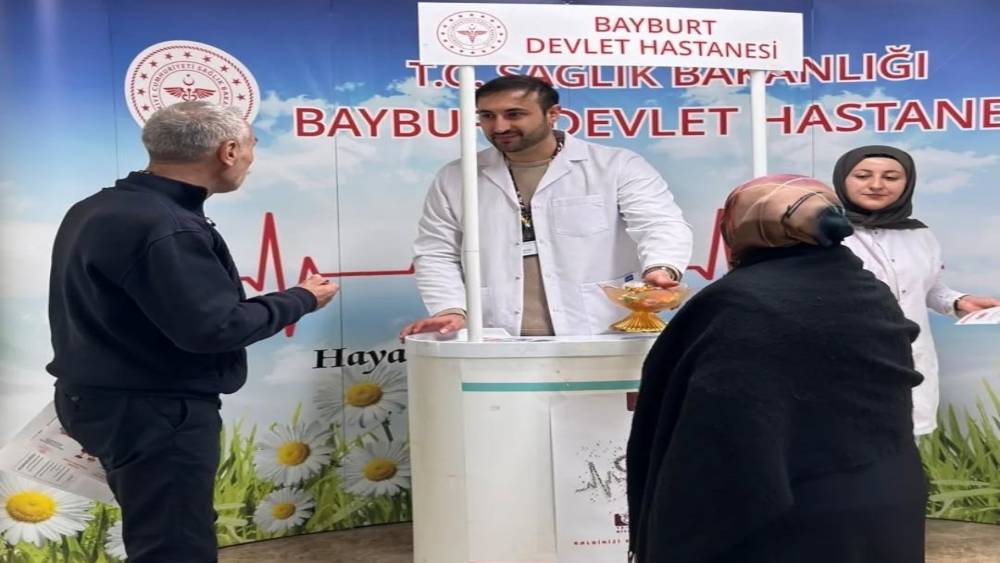 Bayburt&rsquo;ta vatandaşlara kalp sağlığı bilgilendirmesi yapıldı

