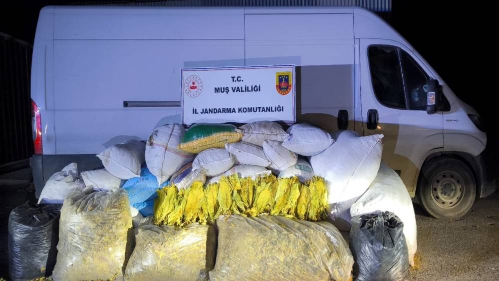 Muş&rsquo;ta 1 ton 200 kilogram bandrols&uuml;z t&uuml;t&uuml;n ele ge&ccedil;irildi
