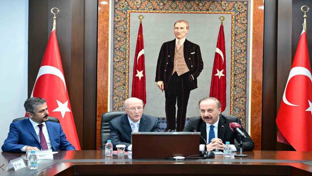 Isparta&rsquo;da okul isimleriyle provokatif paylaşım yapan 10 kişi g&ouml;zaltına alındı
