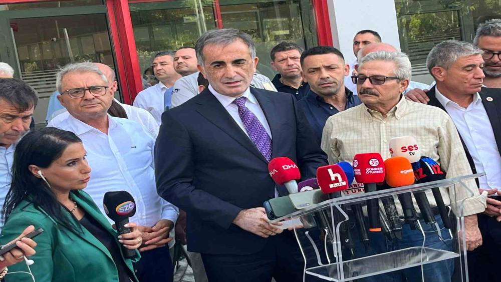 İzmir B&uuml;y&uuml;kşehir Belediye Başkanı Tugay, CHP meclis grubuyla olağan&uuml;st&uuml; toplandı
