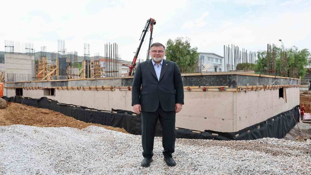 AK Parti İzmir İl Başkanı Saygılı&rsquo;dan CHP&rsquo;ye: "G&uuml;ndemlerinde sadece koltuk kavgası var"
