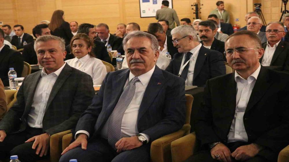AK Parti Genel Başkan Yardımcısı Yazıcı, "Mevcut anayasa yamalı boh&ccedil;aya d&ouml;n&uuml;şm&uuml;ş"
