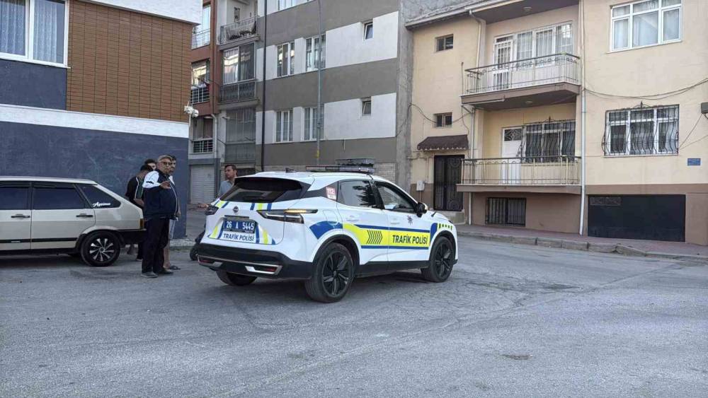 Motosikletin &ccedil;aptığı bisikletli &ccedil;ocuk yaralandı: Kaza anı kamerada
