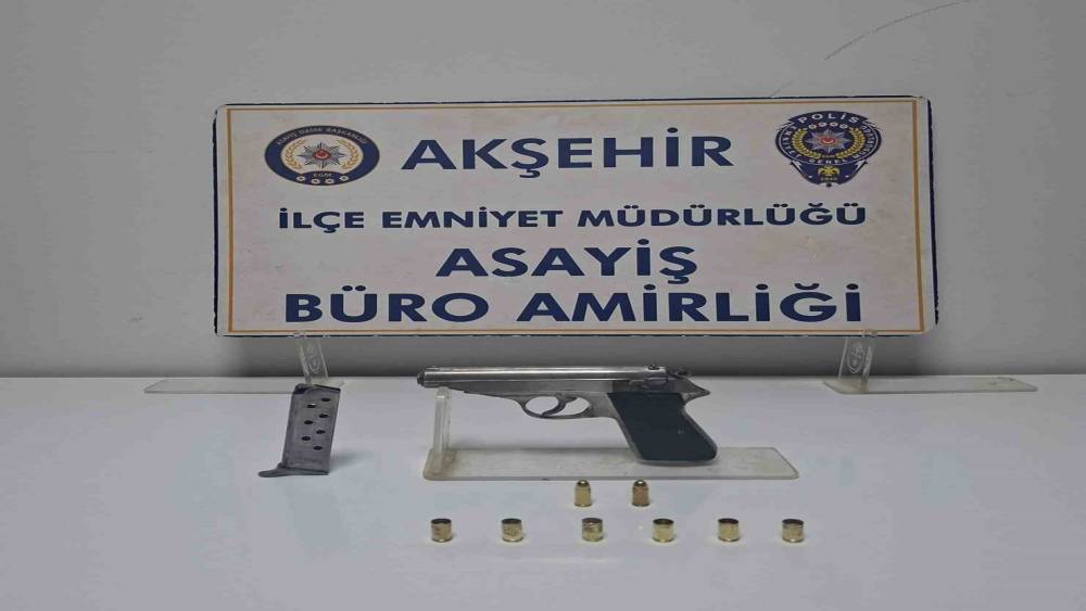 Polis d&uuml;ğ&uuml;n&uuml; izledi, havaya ateş eden şahsı su&ccedil;&uuml;st&uuml; yakaladı
