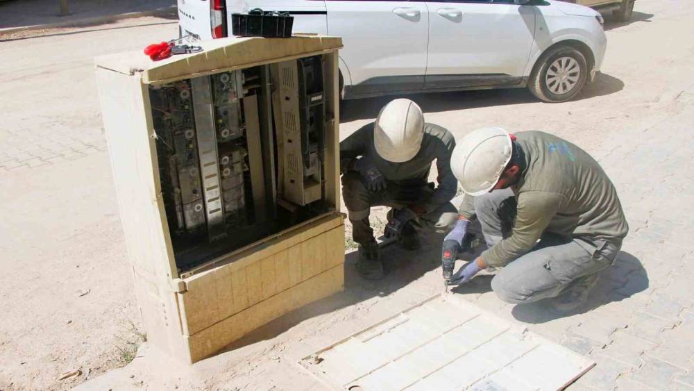 Elektrik panolarına m&uuml;dahale can g&uuml;venliğini tehdit ediyor
