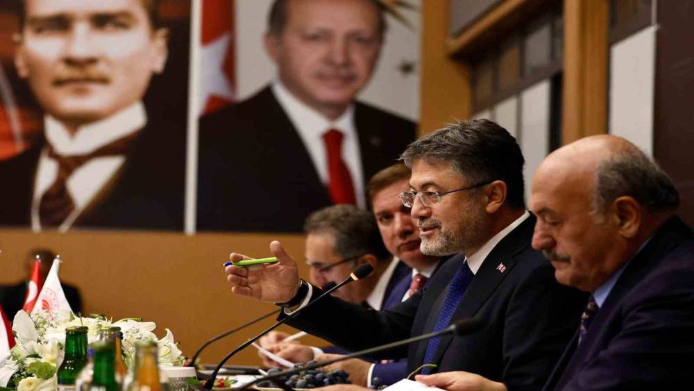 Tarım ve Orman Bakanı Yumaklı Erzincan&rsquo;da &ccedil;eşitli temaslarda bulundu
