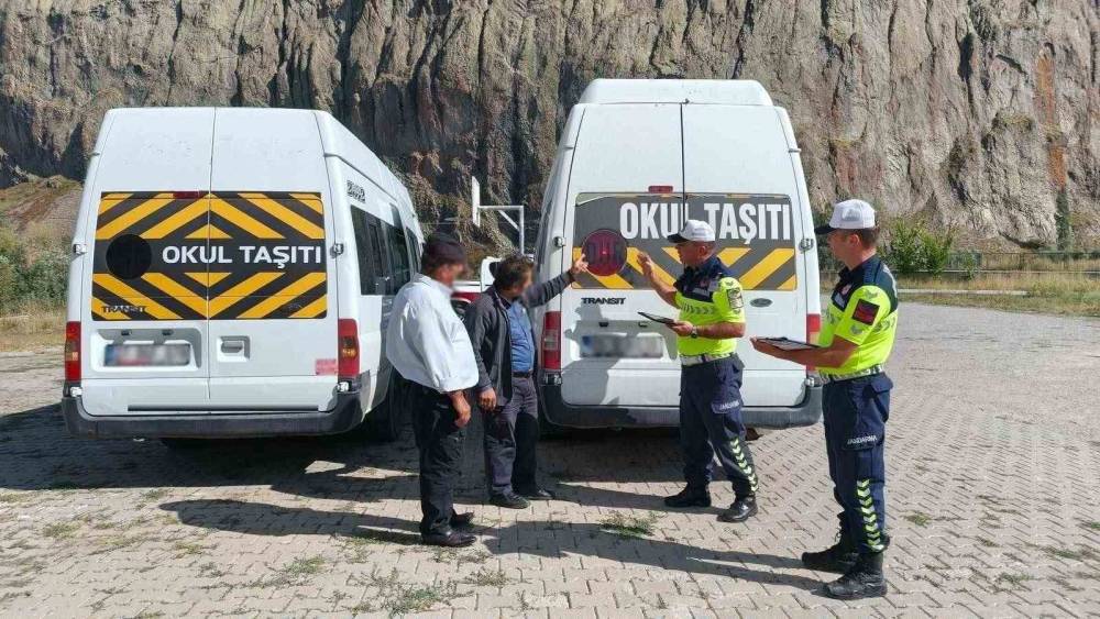 Jandarmadan okul servislerine denetim
