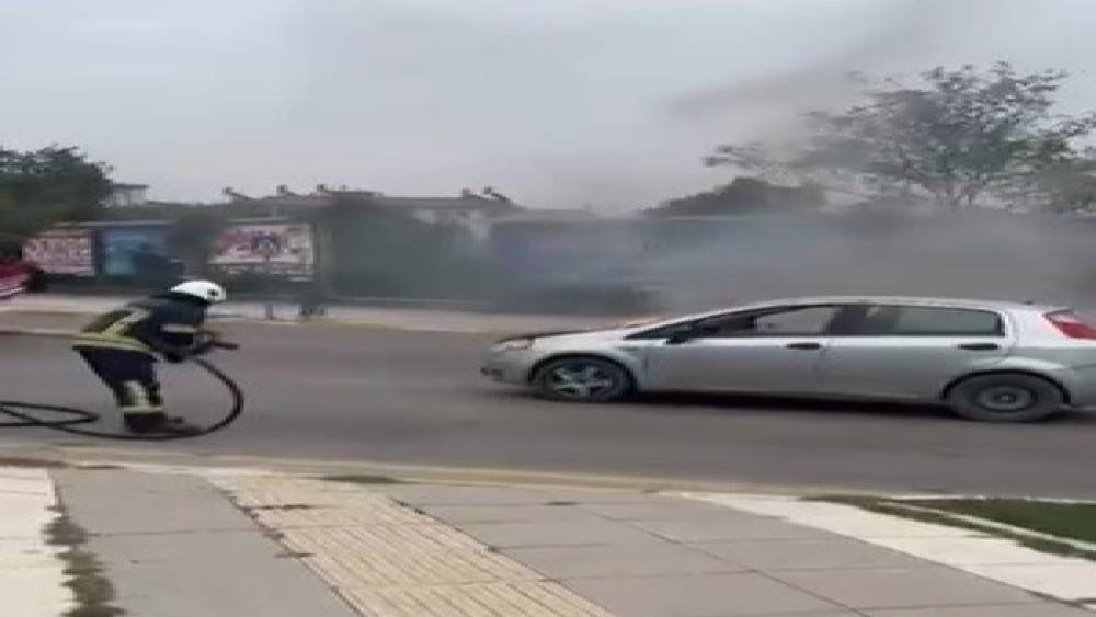 Elazığ&rsquo;da alev alan otomobil s&ouml;nd&uuml;r&uuml;ld&uuml;
