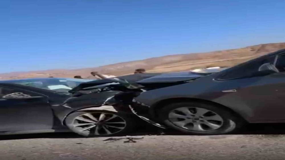 Siirt’te otomobiller çarpıştı: 4 yaralı

