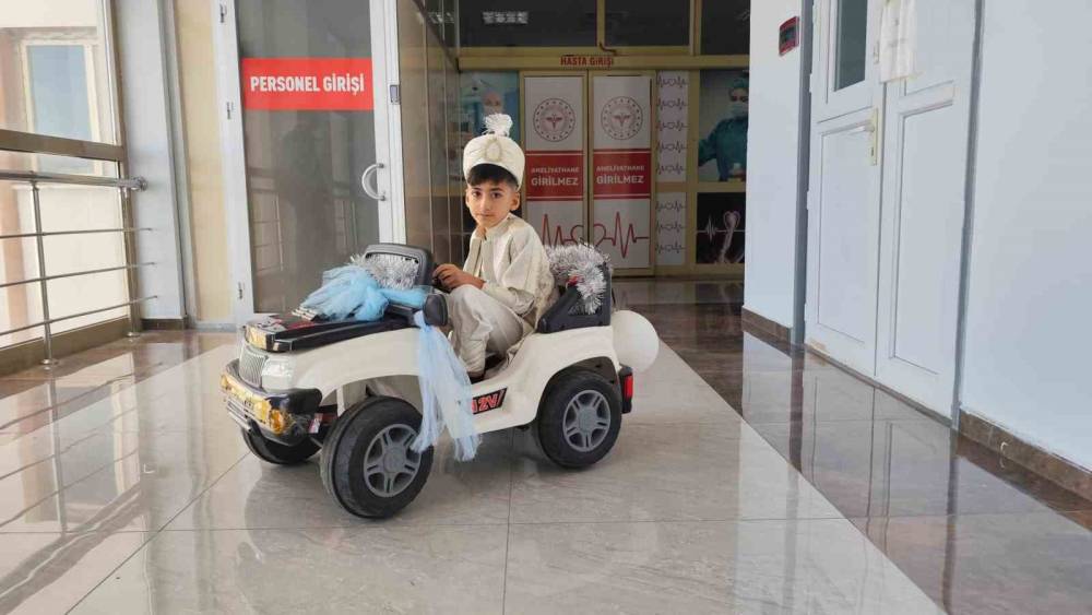 Kahta&rsquo;da &ccedil;ocukların ameliyathaneye giden yolu oyunla başlıyor
