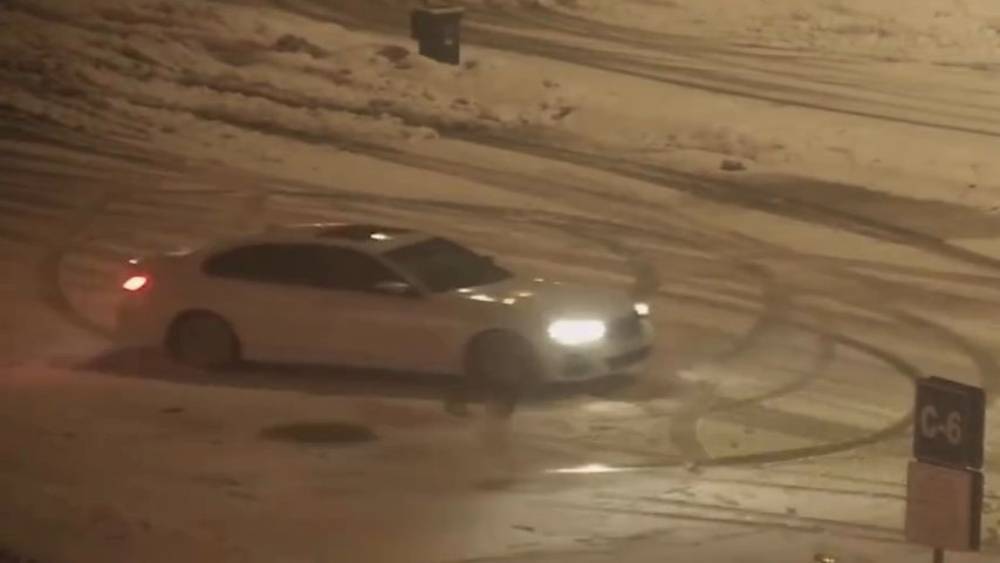 Bolu&rsquo;da karla kaplı tesiste &lsquo;drift&rsquo; keyfi pahalıya patladı
