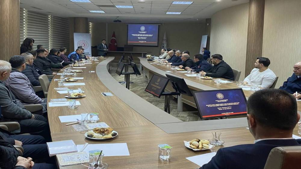 Aksaray&rsquo;da 22 belediyenin zabıta ekiplerine &ouml;l&ccedil;&uuml; ve ayar eğitimi
