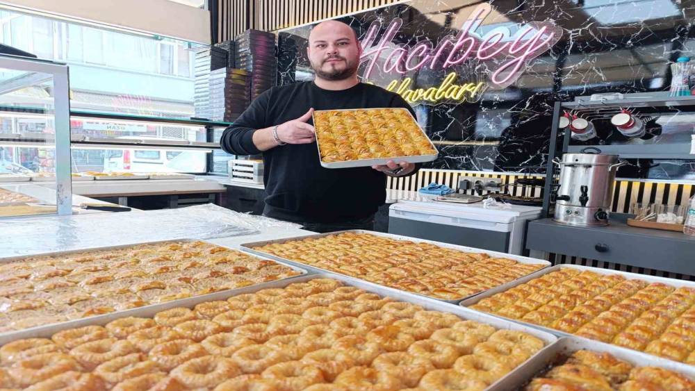 Simav&rsquo;da bayram &ouml;ncesi baklava satışlarında yoğunluk yaşanıyor
