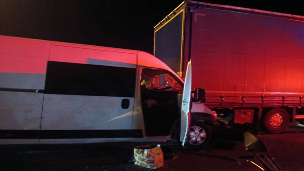 Edirne&rsquo;de panelvan tıra &ccedil;arptı: 1 &ouml;l&uuml;, 1 yaralı
