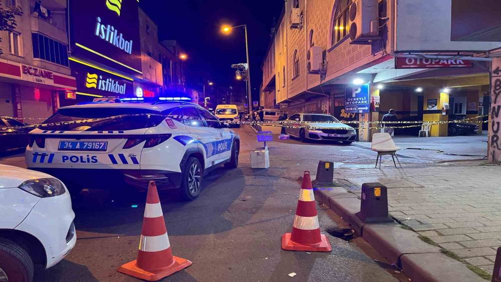 Ey&uuml;psultan&rsquo;da motosikletli ş&uuml;phelilerden silahlı saldırı: 1 yaralı
