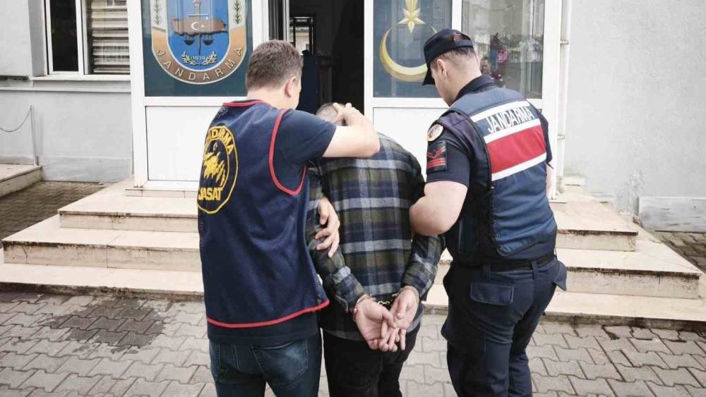 16 yıl hapis cezasıyla aranan h&uuml;k&uuml;ml&uuml; yakalandı
