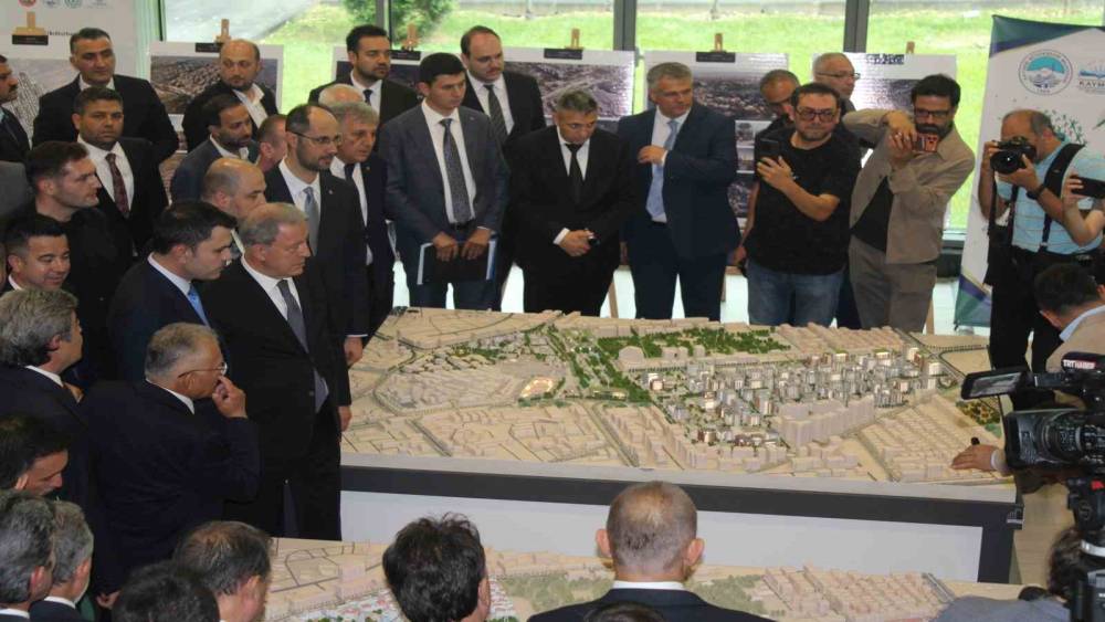 Bakan Kurum ve Yumaklı&rsquo;dan Kayseri temasları
