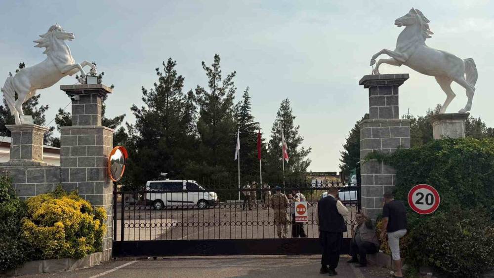Halı sahada &ccedil;ıkan kavga 3 ile sı&ccedil;radı: 13 yaralı
