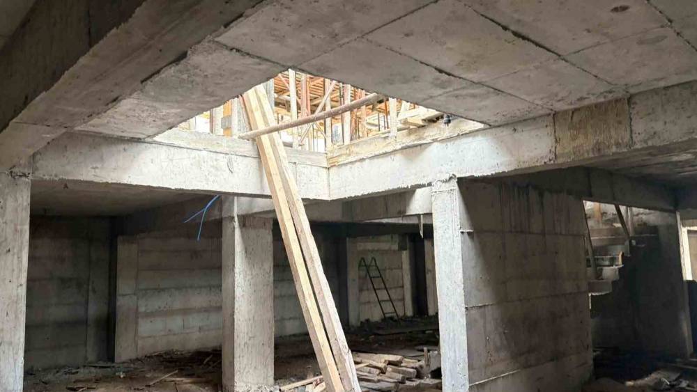 K&uuml;tahya&rsquo;da inşaatta iskele &ccedil;&ouml;kt&uuml;: 4 iş&ccedil;i yaralandı
