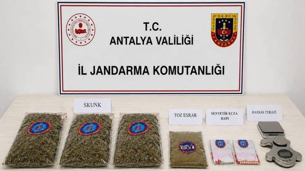 Antalya&rsquo;da uyuşturucu operasyonu
