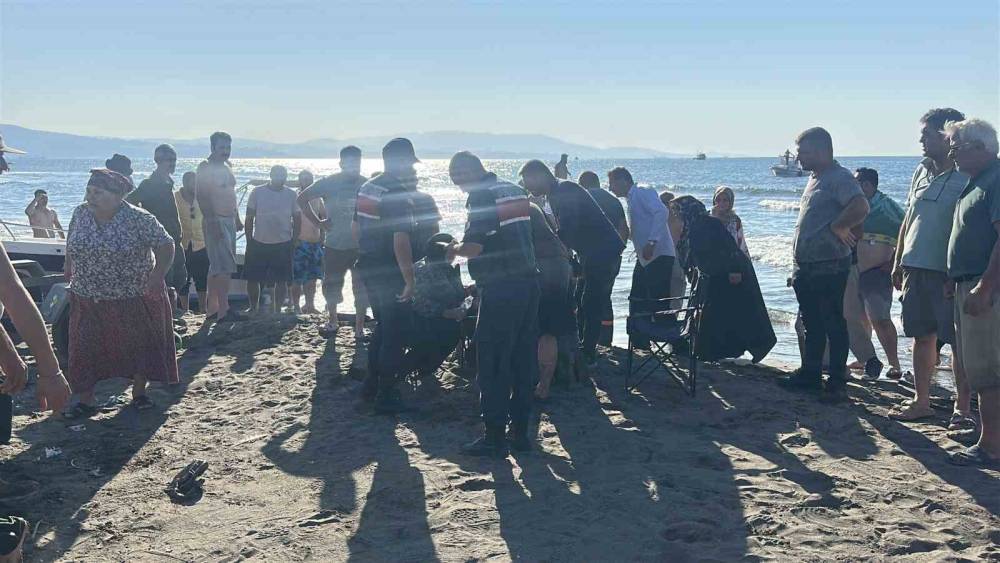 Samsun&rsquo;da tekne alabora oldu: 3 kişi kurtarıldı, 3 kişi kayıp
