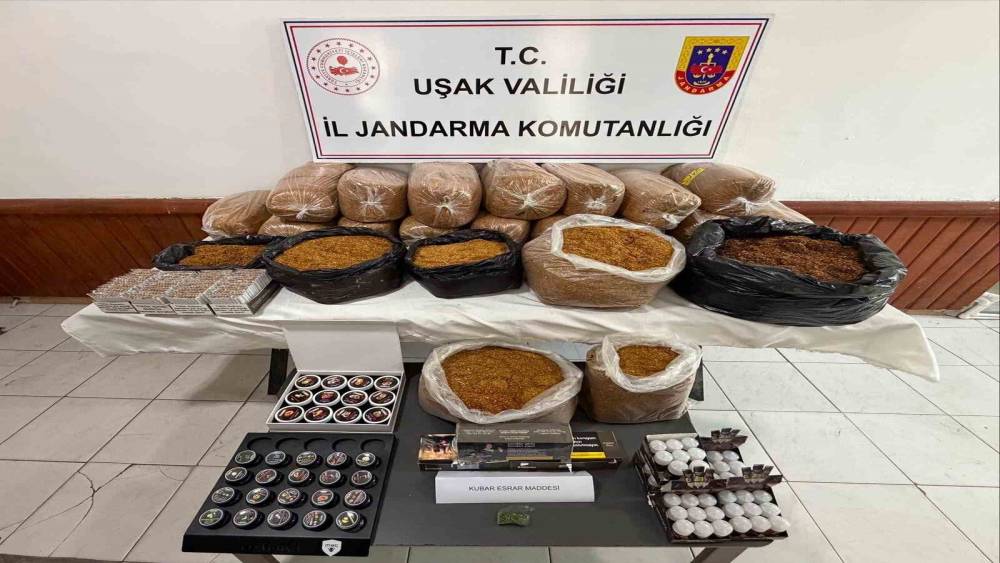 Uşak&rsquo;ta 120 kilo bandrols&uuml;z t&uuml;t&uuml;n ele ge&ccedil;irildi
