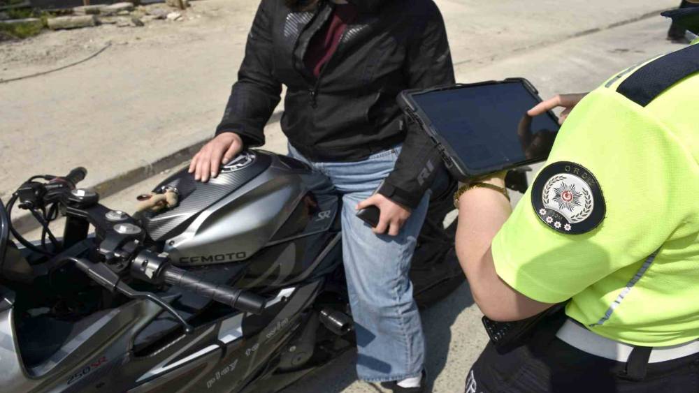 Ordu&rsquo;da trafik denetimleri: Bir haftada 16 bin ara&ccedil; ve s&uuml;r&uuml;c&uuml; kontrol edildi
