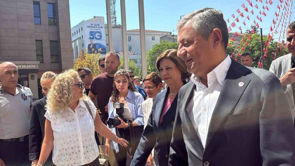 &Ouml;zg&uuml;r &Ouml;zel Eskişehir&rsquo;de
