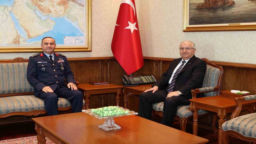 Bakan G&uuml;ler, Hava Kuvvetleri Komutanı Orgeneral Dalkıran&rsquo;ı kabul etti
