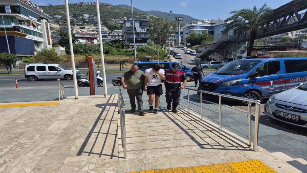 Alanya&rsquo;da uyuşturucu operasyonu: 2 ş&uuml;pheli tutuklandı
