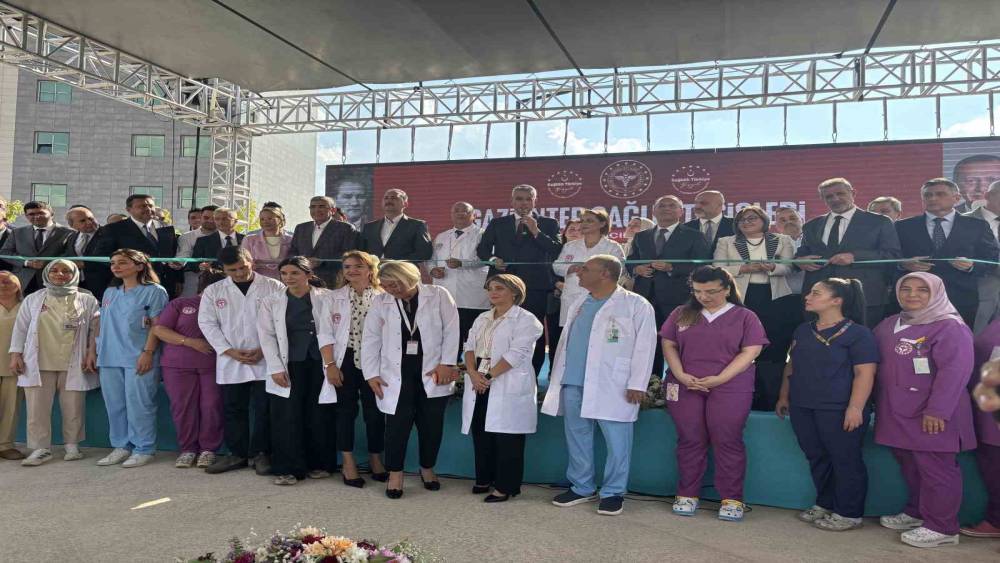 Bakan Memişoğlu: "Hastanelerimizin y&uuml;zde 80&rsquo;ini yeniledik, yatak kapasitesini 271 binin &uuml;zerine &ccedil;ıkardık"
