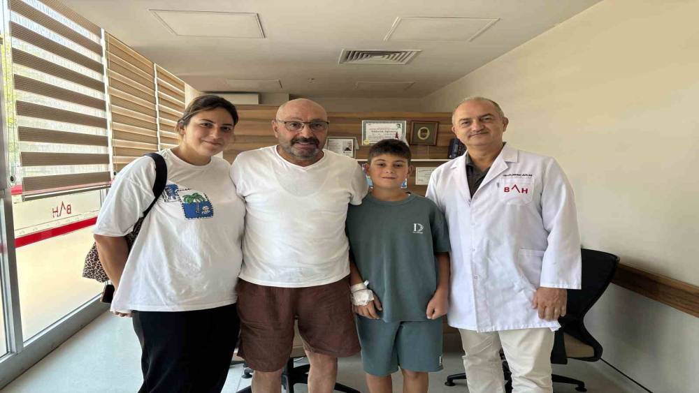 11 yaşındaki &ccedil;ocuğun 12 milimetrelik b&ouml;brek taşı tek seansta temizlendi
