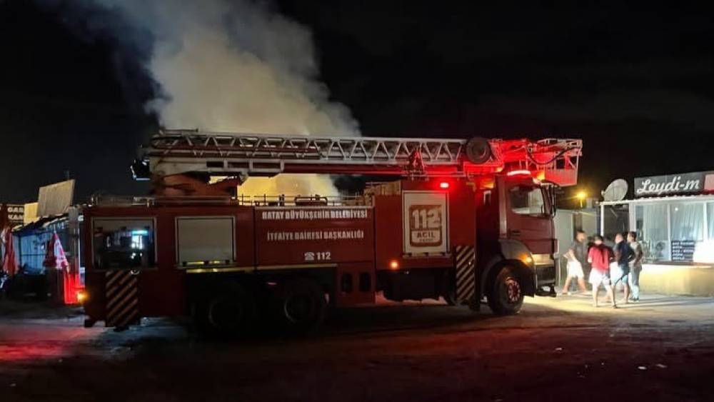 Kırıkhan&rsquo;da konteyner yangını kısa s&uuml;rede s&ouml;nd&uuml;r&uuml;ld&uuml;
